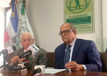 Academia de Ciencias pide evitar escasez de camas y colapso sistema de salud